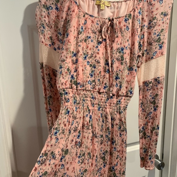 Dress - Picture 5 of 5